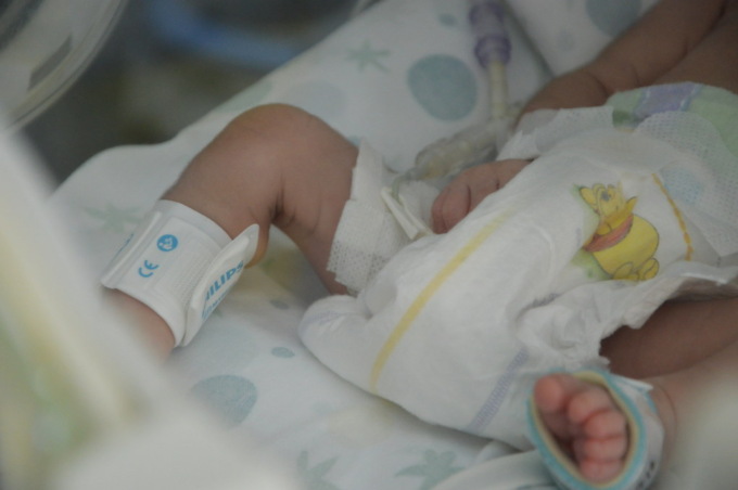 Il piccolo Ryan non ce l’ha fatta, muore a soli due mesi in ospedale: indagini in corso