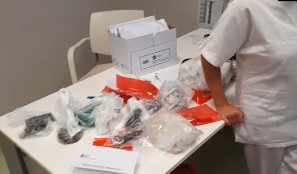 Deceduti in ospedale durante il Covid: ora i sanitari cercano i famigliari per restituire fedi, orologi, cellulari e molto altro