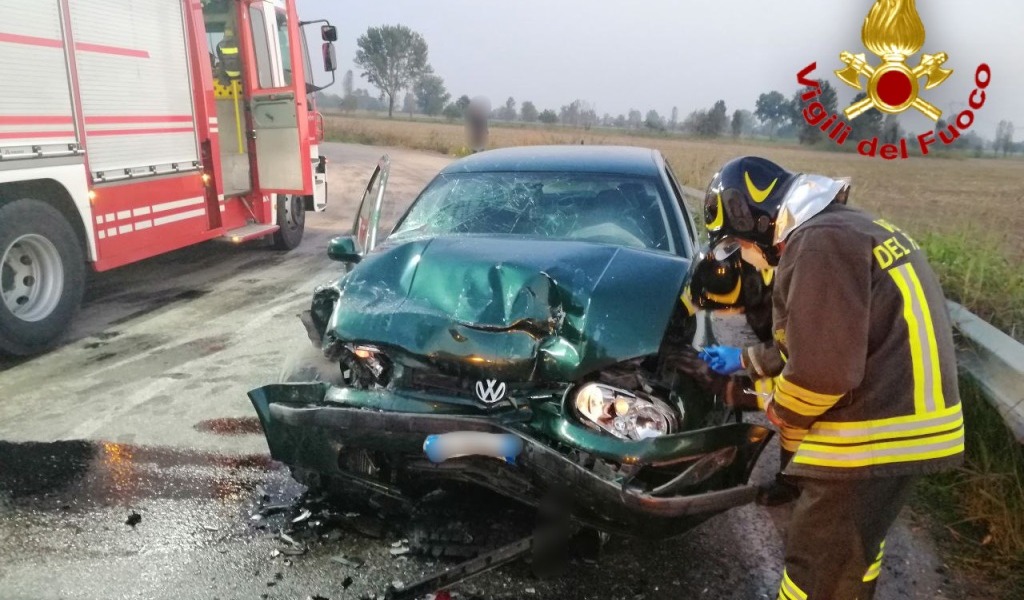Schianto frontale sulla Provinciale: 4 persone ferite