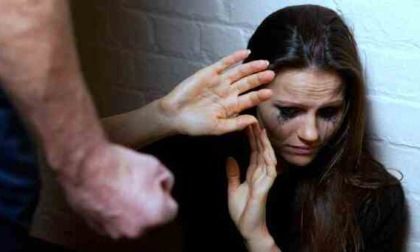 Minacce, percosse e lesioni: ancora violenza domestica nel Lodigiano