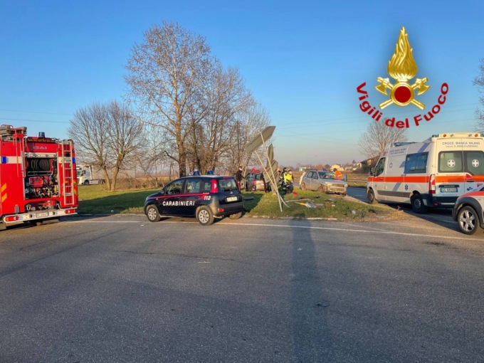 Schianto tra due auto sulla 235, tra i tre feriti anche un bambino di 11 anni