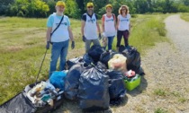 25 volontari in azione per pulire le sponde dell'Adda