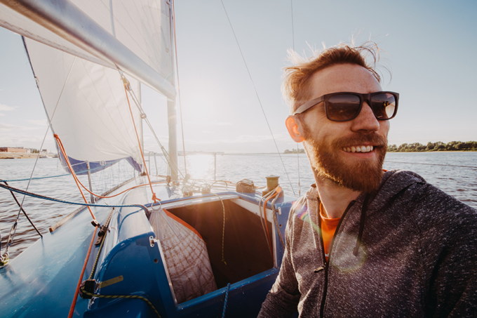 Vacanze in barca con skipper: i vantaggi di un viaggio organizzato