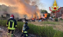 Incendio a Cascina Belfuggito: a fuoco sterpaglie, bancali di legno e pneumatici