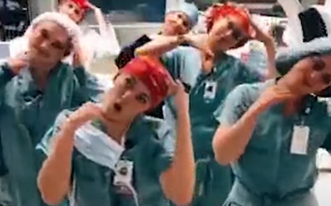 Operatrice sanitaria nei guai per un balletto TikTok in corsia