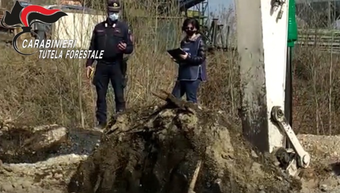 Un milione e mezzo di tonnellate di rifiuti interrati in una cava per l’estrazione di sabbia