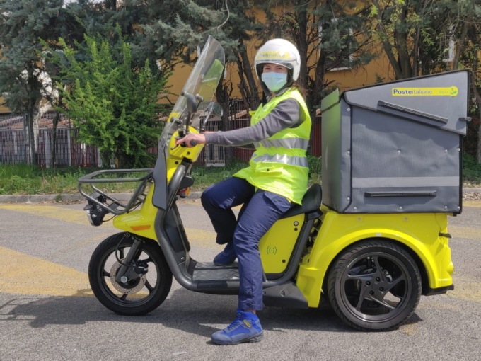 Più lavoro: Poste Italiane assume dieci nuovi portalettere