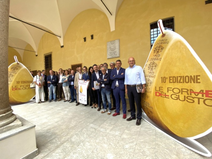 Fontana a Lodi per “Le forme del gusto” promette il taglio dell’Iva sui generi alimentari