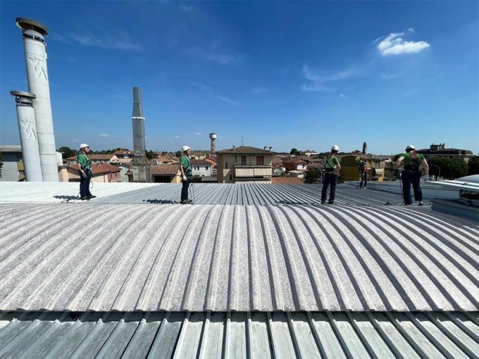 Ridurre i consumi: l’azienda che copre 5mila metri col fotovoltaico