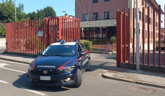 Sorpresi a rubare cavi di rame e pluviali: due uomini arrestati