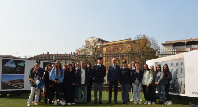 Le scolaresche visitano la mostra “Polizia Scientifica – Frammenti di Storia”
