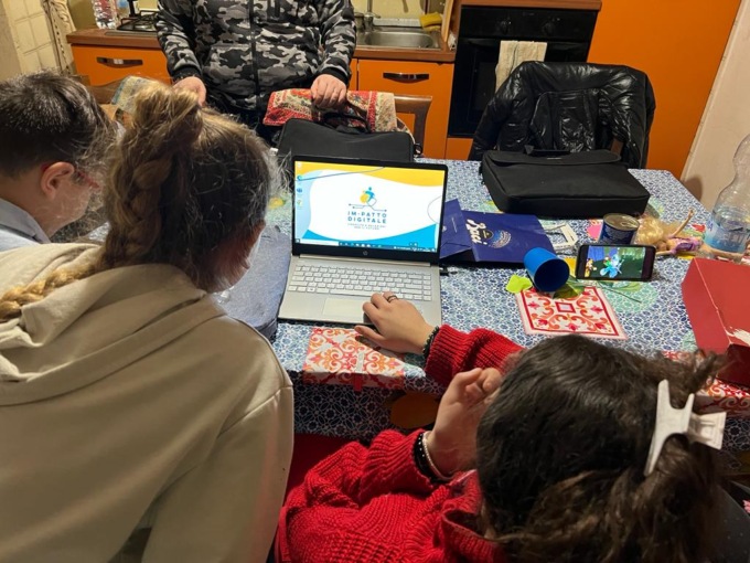 Genitori alle prese con internet: il corso fa il tutto esaurito