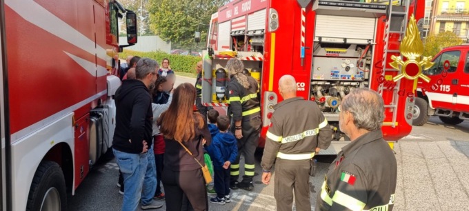 Sedi dei vigili del fuoco aperte: boom di presenze