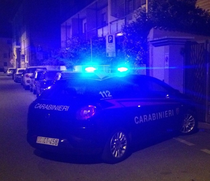 Rissa vicino al bar di Sant’Angelo Lodigiano, intervengono i carabinieri