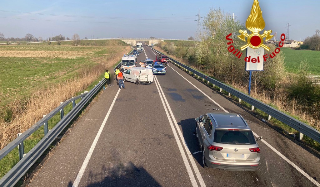 Tavazzano con Villavesco: Schianto tra tre veicoli a Tavazzano, via Emilia  chiusa al traffico - Prima Lodi