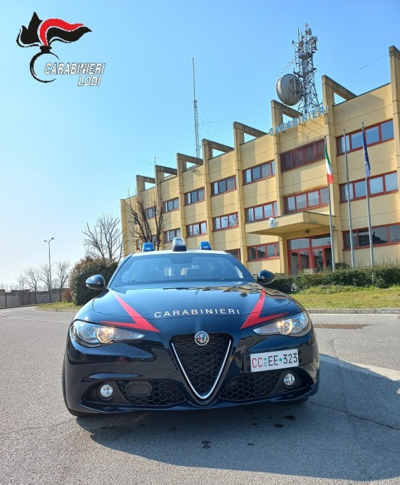 Sopresa: ritrovata in una cascina abbandonata nel Cremonese un’auto rubata a Lodi quasi due anni fa