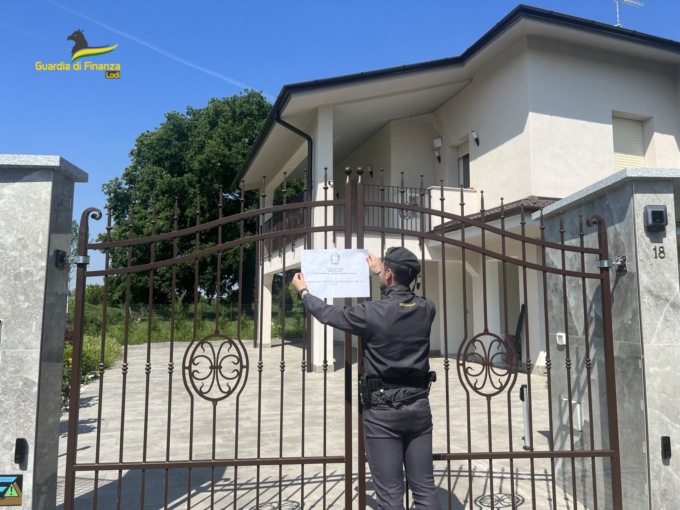 Maxi sequestro preventivo della finanza di Lodi da oltre un milione di euro per proventi illeciti