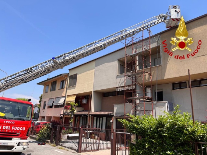 Incendio canna fumaria, a Castiraga Vidardo arrivano i Vigili del Fuoco