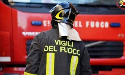 Incendio in una cantina a Casalpusterlengo: bicicletta elettrica prende fuoco