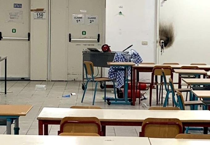 Devastazione alla scuola di Brembio: quattro giovani lodigiani nei guai