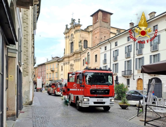 A fuoco la friggitrice: il titolare finisce in ospedale. Paura nel ristorante
