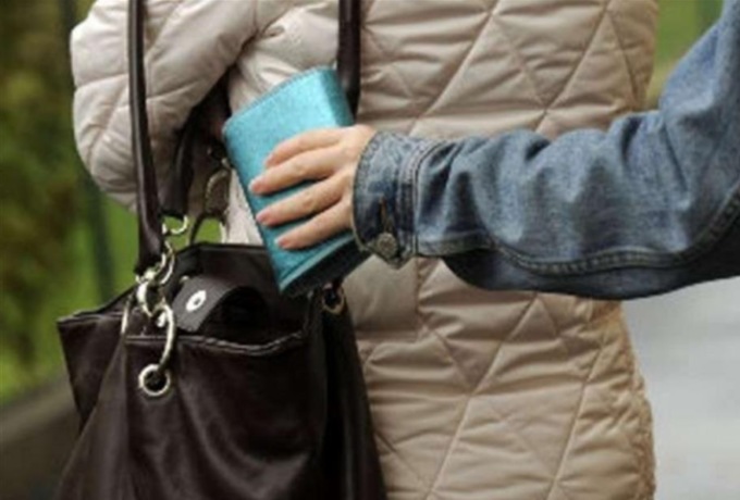 Denunciato il ladro di borse e portafogli a Lodi, è un 50enne con problemi psichiatrici