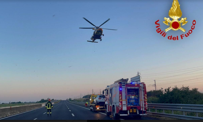 Violento schianto in A1, a Villanova del Sillaro: per i sei feriti elisoccorso e ambulanze