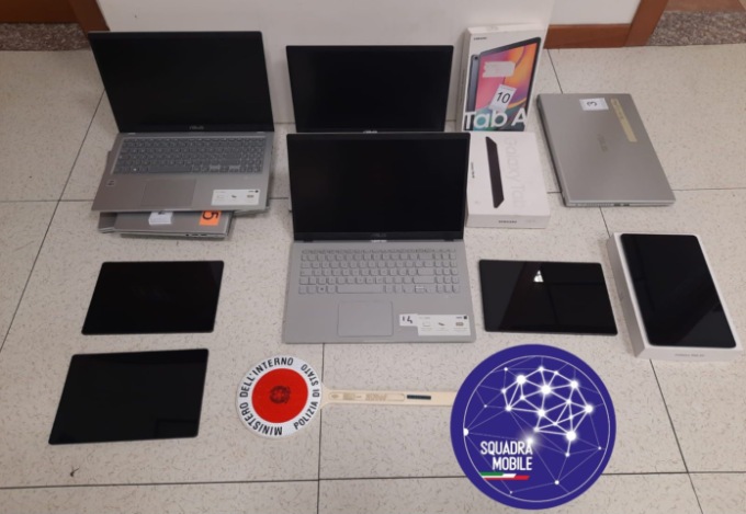 Rubano i computer e sfasciano la scuola di Brembio, denunciati quattro giovani