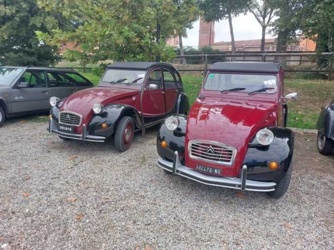 Citroen 2 cavalli: a centinaia si sono radunate nel parco di Borghetto Lodigiano
