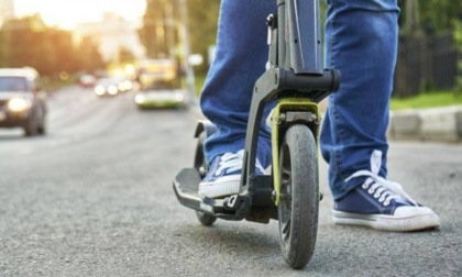 Ragazzino di 12 anni cade in monopattino: portato in ospedale in elisoccorso