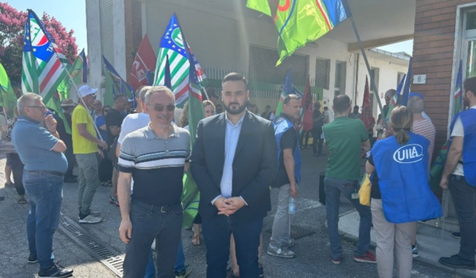 Presidio alla Sivam di Casalpuserlengo: “Siamo qui per difendere la dignità del lavoro e i diritti dei lavoratori”