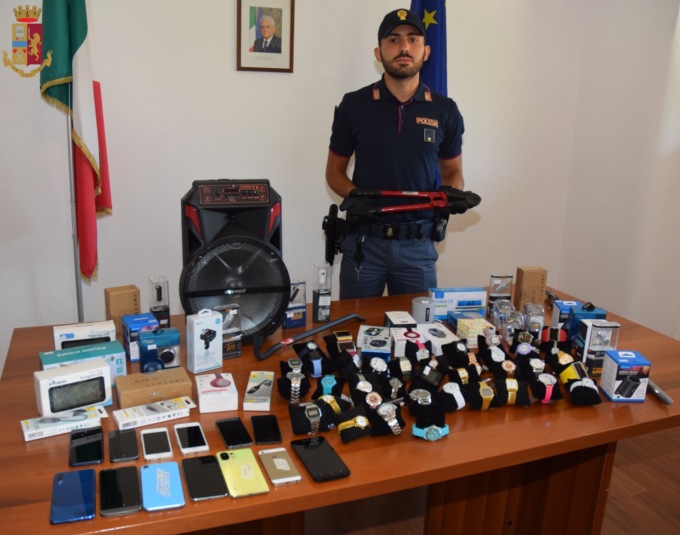 Rapinano un negozio a Crema: tre banditi finiscono in arresto