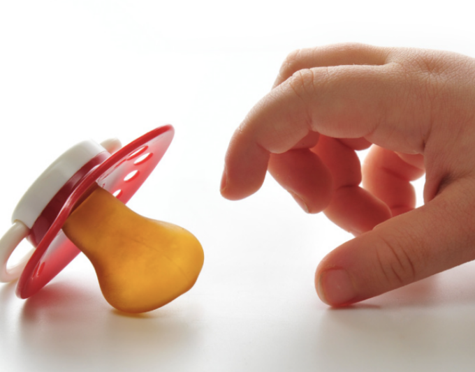 Bimbo di 2 anni intossicato nel Lodigiano, gli era caduto il ciuccio nel veleno per topi