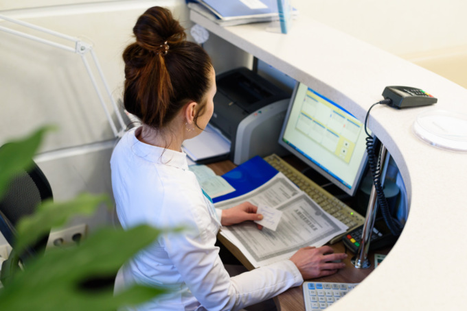 Mansioni del receptionist: una figura chiave per le aziende che offre interessanti opportunità di lavoro