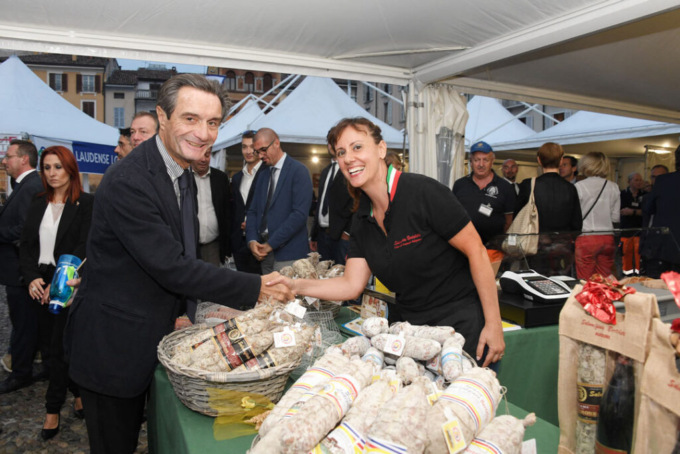Ci siamo: al via la tre giorni di “Le forme del gusto”. Fontana al taglio del nastro