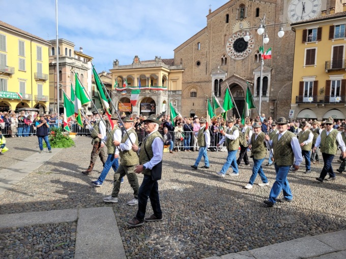 10mila alpini a Lodi, tutti in piazza per festeggiare il 151esimo anniversario delle penne nere
