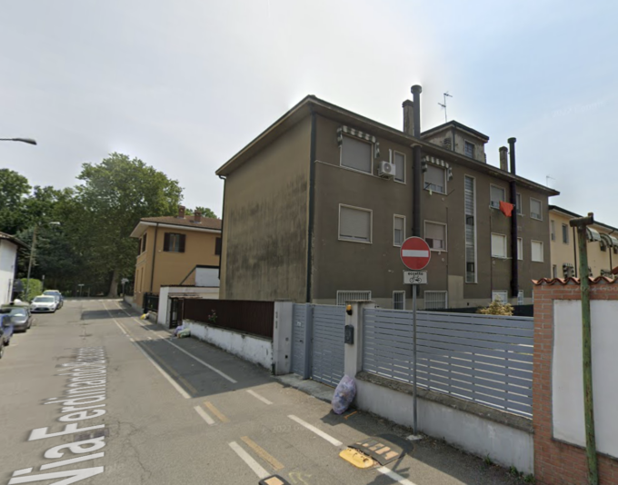 A fuoco un appartamento di Lodi, soccorsi in due ed evacuati gli inquilini della palazzina
