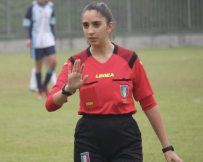 Frasi sessiste nel Lodigiano, arbitra 22enne insultata durante una partita di calcio