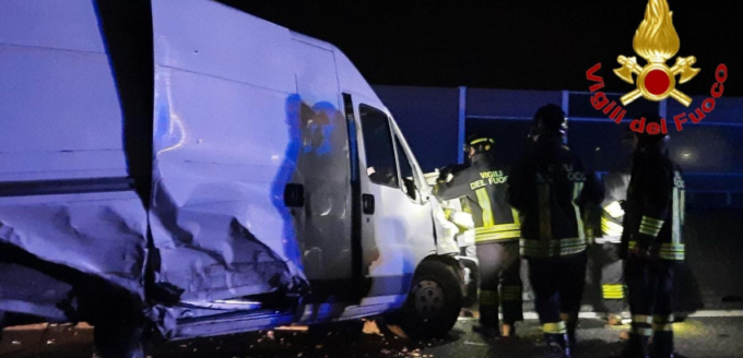 Schianto a Pieve Fissiraga, chiusa l’A1: coinvolti 4 mezzi. Cinque i feriti