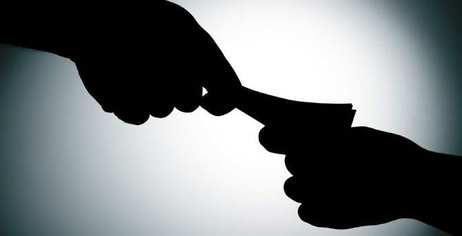 Beccati otto lavoratori in nero nel Lodigiano, multe salate in pizzeria e al distributore