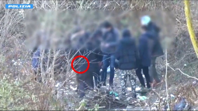 Spaccio di eroina e cocaina fino nel Lodigiano: tre arresti della polizia nel Milanese