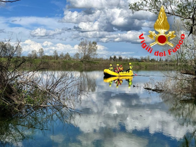 In pericolo nelle acque dell’Adda il giorno di Pasquetta, salvataggio eroico dei pompieri