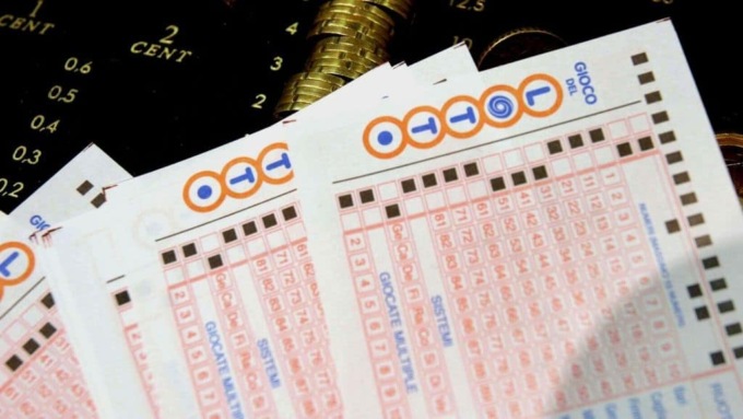 Gioca due euro al Lotto e se ne porta a casa oltre 180mila: super vincita a Codogno
