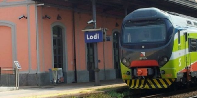 Travolto e ucciso da un treno merci: 63enne perde tragicamente la vita