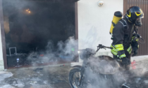Divampa un incendio in un garage, trasportata in Elisoccorso per le gravi ustioni