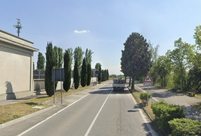 Scontro tra due auto vicino al cimitero di Zelo Buon Persico, tre feriti