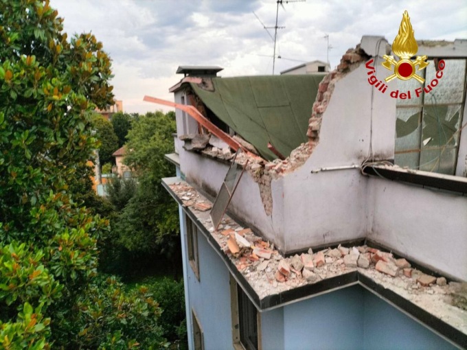 Crolla il pavimento in una palazzina di Lodi, evacuate dieci famiglie