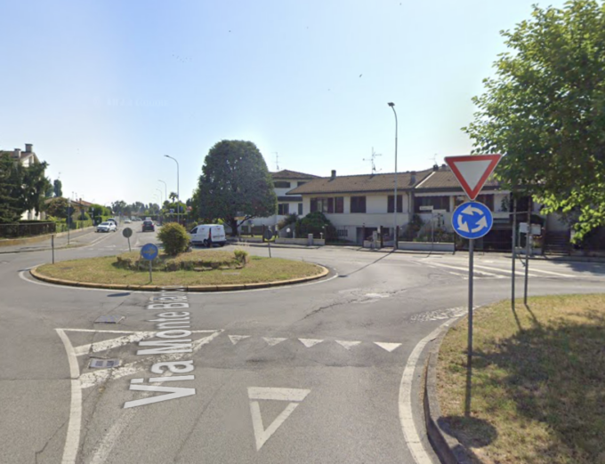 Investita da un’auto mentre pedala in bici, 76enne ferita a Cornegliano Laudense