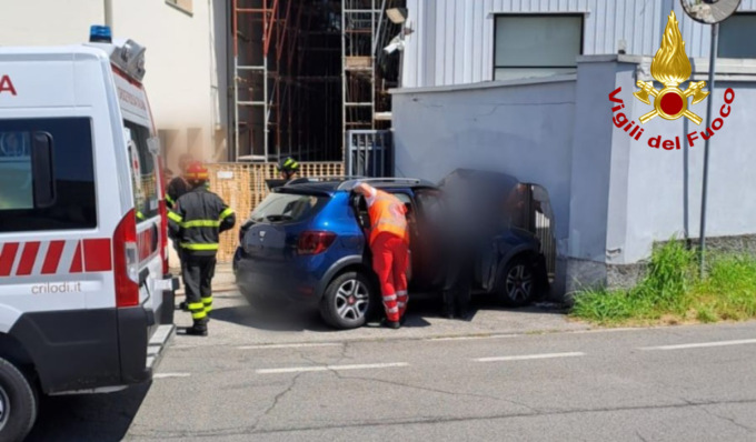 Schianto con l’auto contro un muro, quattro donne soccorse a Lodi