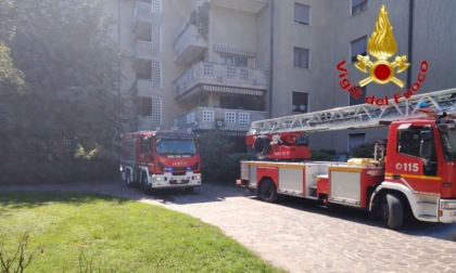 Incendio in appartamento a Lodi, le fiamme partite da una poltrona